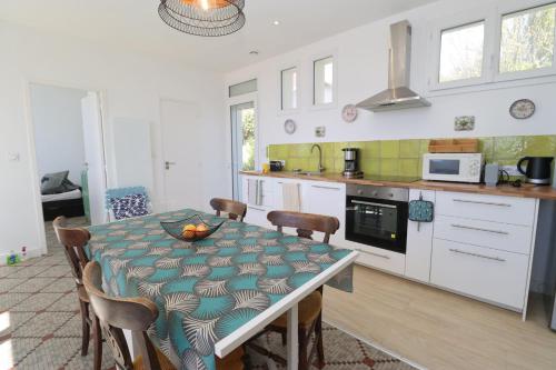 Køkken eller tekøkken på La Pointe du Bec by TAH - Face mer et accès plage