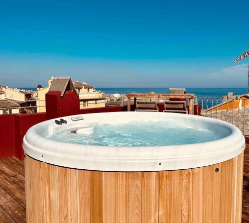 Vatta appartement centre ville avec roof top bain à remous et vue panoramique