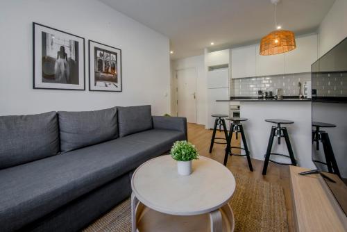 Elegancia con parking para 4, vive La Latina