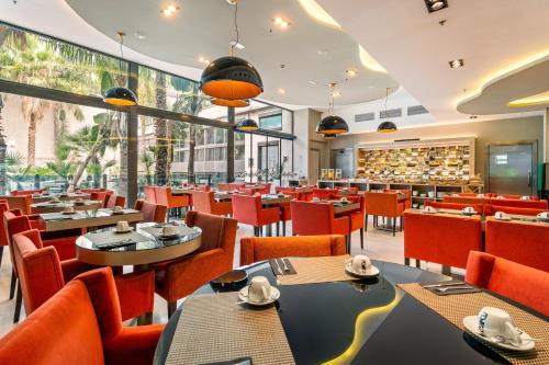 En restaurant eller et andet spisested på Hotel Indigo Barcelona - Plaza Catalunya 4Sup by IHG