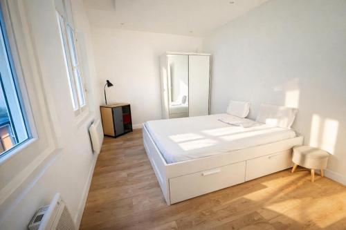 Fully renovated apartment and secured charming place