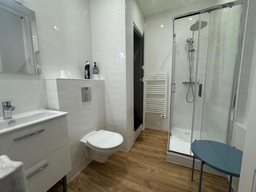 Fully renovated apartment and secured charming place