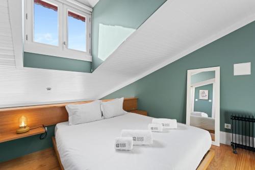 GuestReady-Cozy Duplex in Porto's Vibrant Heart