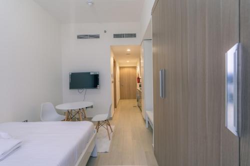 Peaceful and Cozy Studio, Burj Khalifa View