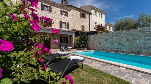 Rustic Villa Stone House with pool in Umag