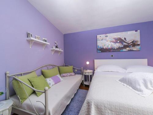 Apartment Gemütliche Ferienwohnung mit Terrasse in Bidol by Interhome
