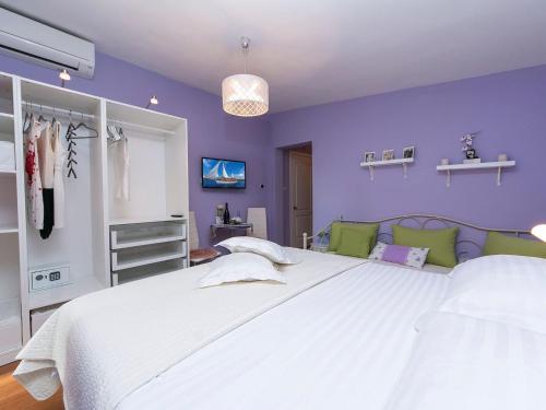 Apartment Gemütliche Ferienwohnung mit Terrasse in Bidol by Interhome