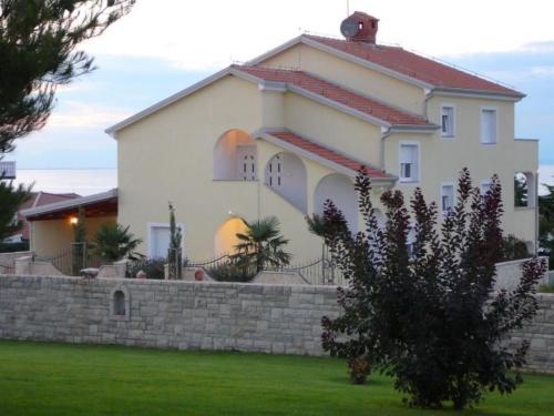 Apartment Villa del Golfo- Apartement mit Garten und Pool by Interhome