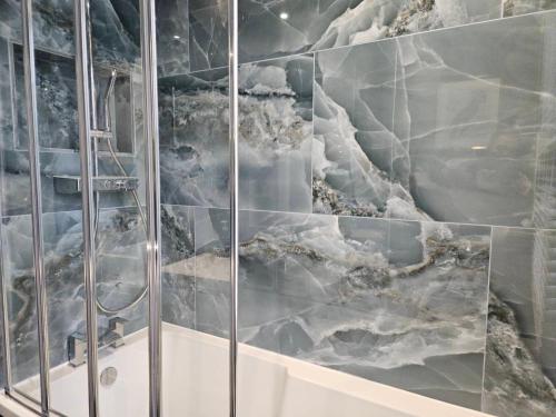 Et badeværelse på Central Maison Indigo