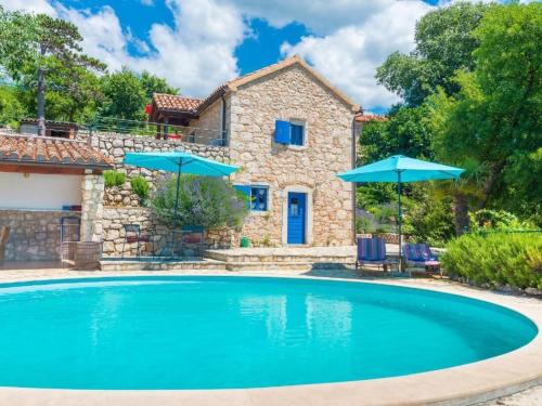Holiday Home Villa Ivanka mit Blick auf das Wasser by Interhome