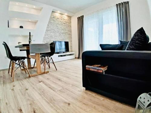 Apartment Wohnung Marica mit Balkon und herrlichem Meerblick by Interhome