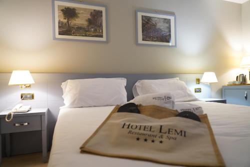 Postel nebo postele na pokoji v ubytování B e B LEMI