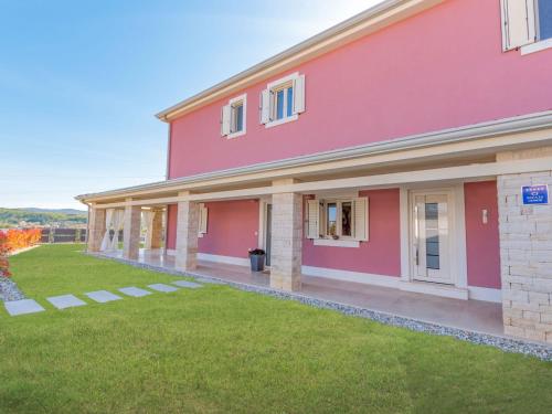 Holiday Home Villa Violette mit Pool nahe Stadtzentrum by Interhome