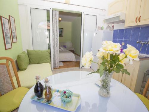 Apartment Komfortable Ferienwohnung mit Balkon by Interhome