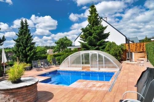 Swimmingpoolen hos eller tæt på Apartmány Dana