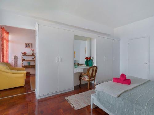 Apartment Wohnung mit Balkon und Aussicht in São Martinho by Interhome