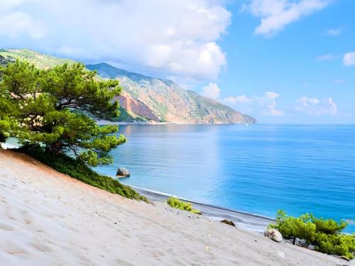 Holiday Home Eliomar Villa am Strand by Interhome