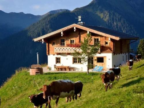 Holiday Home Wallegg-Lodge in Saalbach-Hinterglemm by Interhome