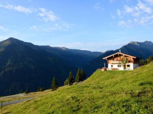 Holiday Home Wallegg-Lodge in Saalbach-Hinterglemm by Interhome