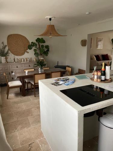 Een keuken of kitchenette bij Kaz Bohèm