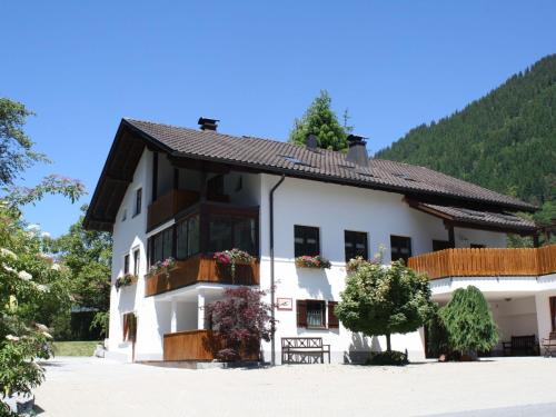 Apartment Ruhige Wohnung im Ortszentrum by Interhome