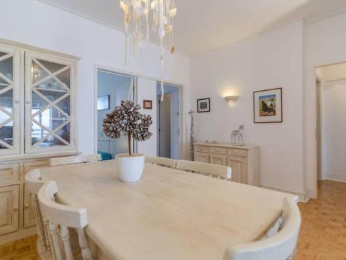 Apartment Wohnung Girafa mit Blick auf das Wasser by Interhome
