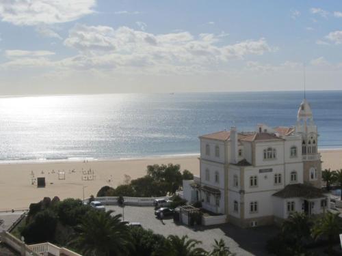 Apartment Wohnung Girafa mit Blick auf das Wasser by Interhome