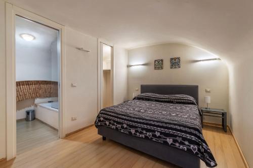 GuestHost - Palazzo Costaguti in the Heart of Rome