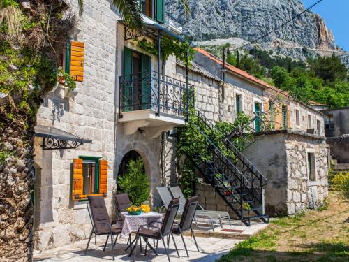 Holiday Home mit Blick auf das Wasser by Interhome