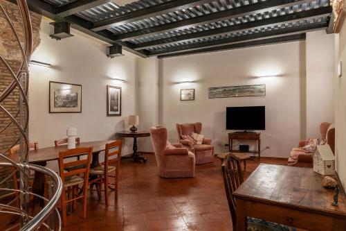 GuestHost - Palazzo Costaguti in the Heart of Rome