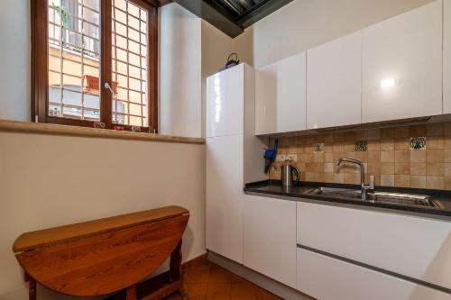 GuestHost - Palazzo Costaguti in the Heart of Rome