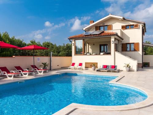 Holiday Home Nettes Ferienhaus in Pomer mit Privatem Pool by Interhome
