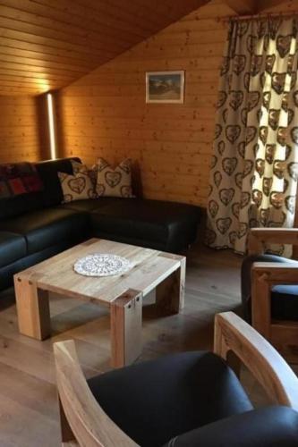 Apartment Chäs-Gruebi Wohnung Hase- 3- Stock by Interhome