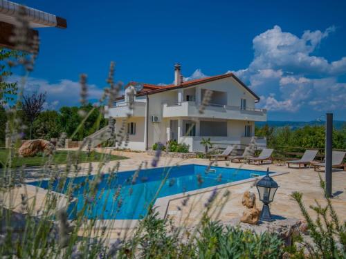 Holiday Home Freistehende Villa Iva Grubine mit Privatpool by Interhome