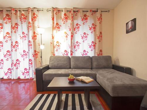 Apartment Schöne Erdgeschosswohnung mit Sonnenterrasse by Interhome