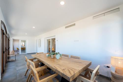VB Pradera 4BR villa seaviews