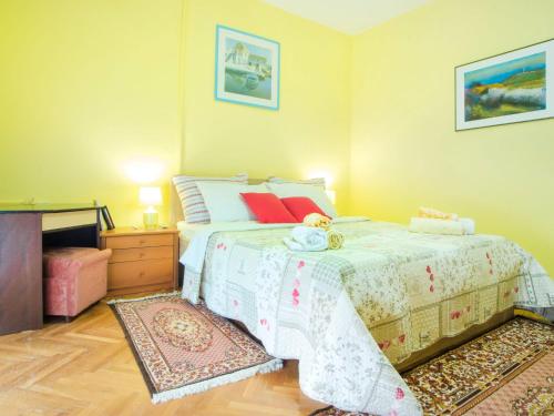 Apartment Familienwohnung in Malinska by Interhome