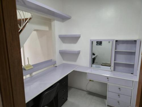 Billede fra billedgalleriet på Cosy 2 bedroom in Paramount by Kandi i Angeles