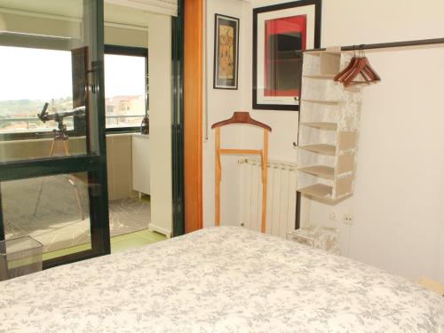 Apartment Schöne Ferienwohnung in Porto mit Sonnenterrasse by Interhome