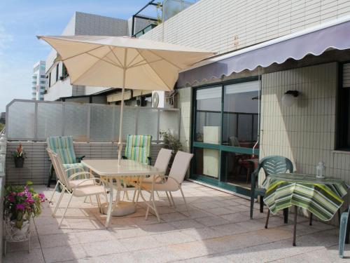 Apartment Schöne Ferienwohnung in Porto mit Sonnenterrasse by Interhome