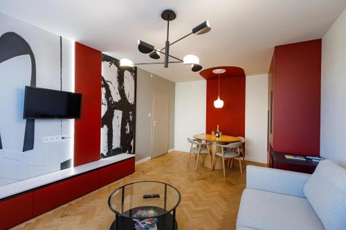 Ruby Corner Apartment - Quiet Stay Near University & City Centre