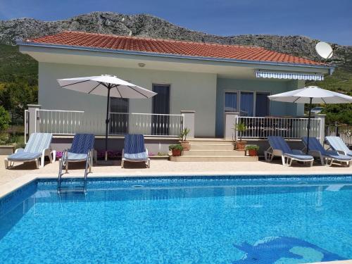 Holiday Home in Kastel Sucurac mit Parkplatz by Interhome