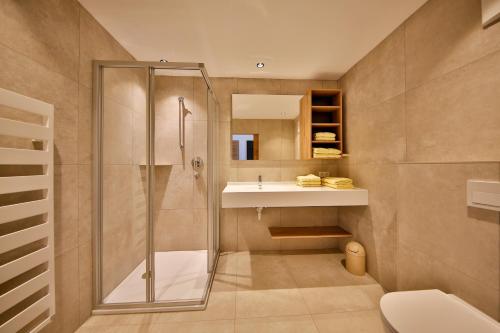 Koupelna v ubytování Hotel Pension Geiger