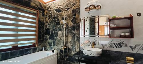 Et badeværelse på Hang Mua Eco Garden