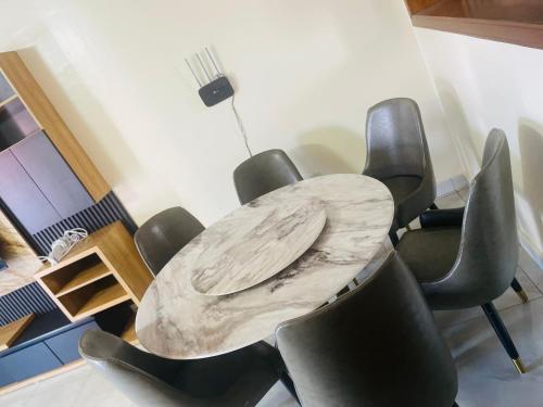 Et opholdsområde på KIGALi FANTASTIC STAY