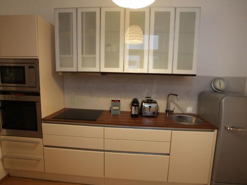 Apartment Moderne Stadtwohnung by Interhome