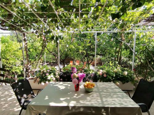 Holiday Home Karmen auf zwei Ebenen mit Garten by Interhome
