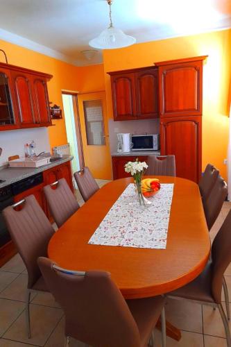 Apartment Wohnung in Kampor mit gemauertem Grill by Interhome
