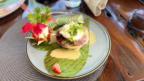 Eten bij of ergens in de buurt van het hotel


