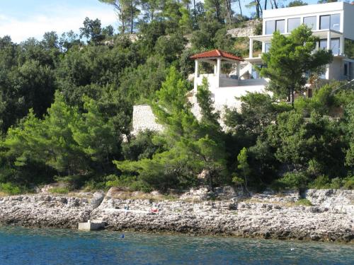 Holiday Home Luxuriöse Villa Hera- Korcula- am Strand by Interhome